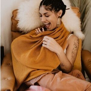 We Are Amma Honey Cocoon